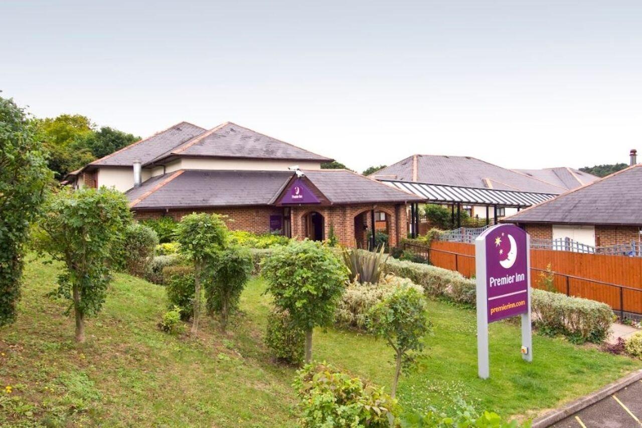 Premier Inn High Wycombe/Beaconsfield Exterior foto
