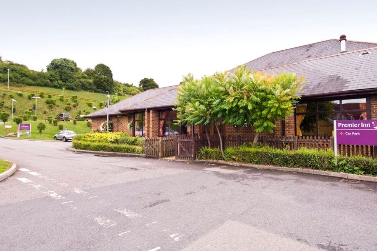 Premier Inn High Wycombe/Beaconsfield Exterior foto